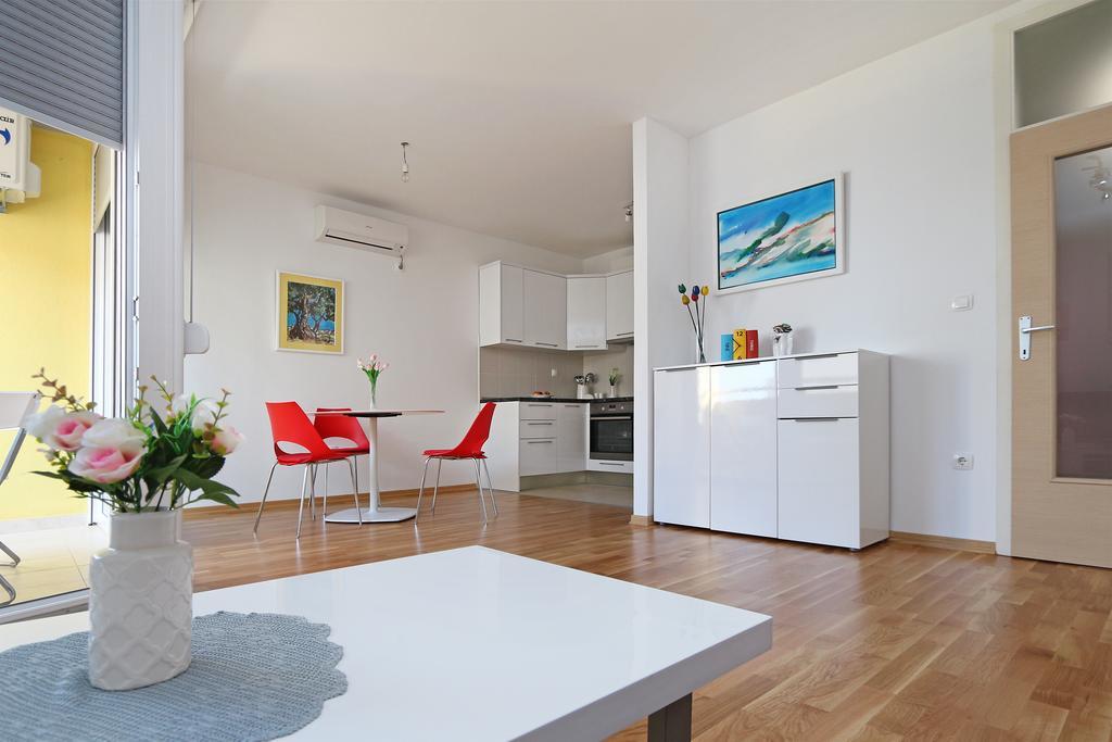 Antonijas Sunny Apartment Makarska Luaran gambar