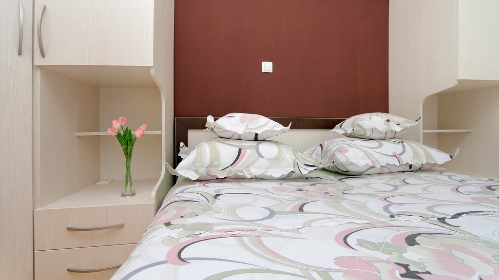 Antonijas Sunny Apartment Makarska Luaran gambar